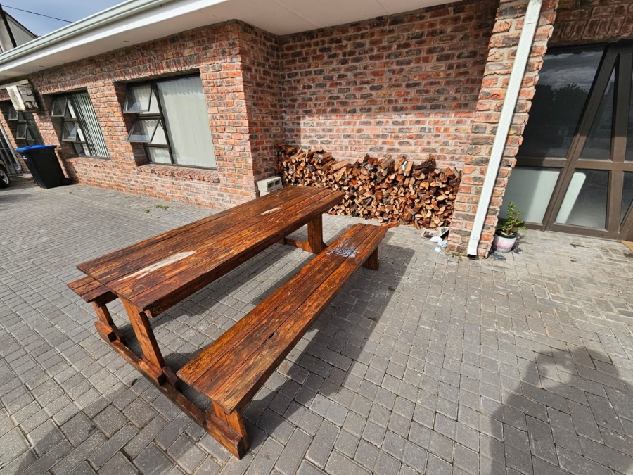 To Let 4 Bedroom Property for Rent in Aston Bay Eastern Cape